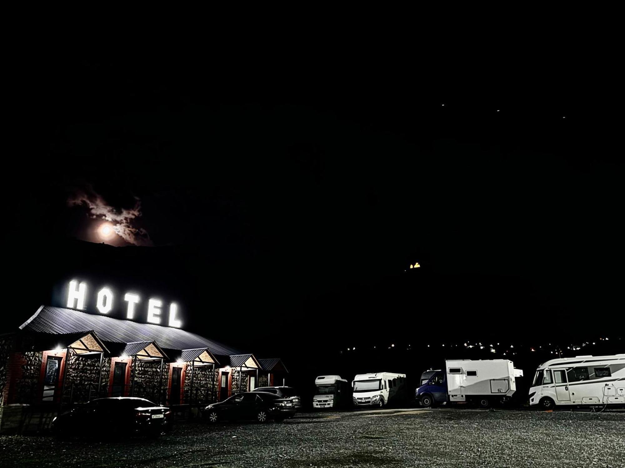 Hotel Pavilion Garden Kazbegi Kültér fotó