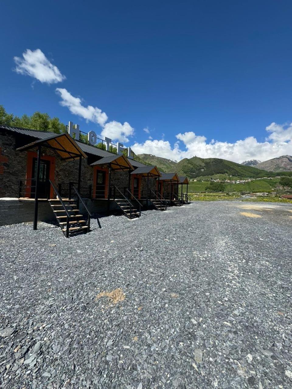 Hotel Pavilion Garden Kazbegi Kültér fotó